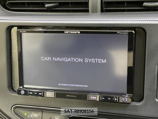 Toyota AQUA 2017-07 328985-2