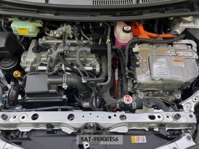 Toyota AQUA 2017-07 328985-18