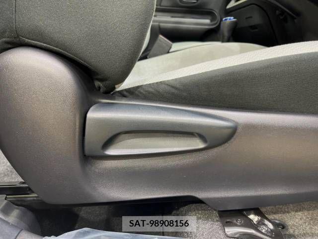 Toyota AQUA 2017-07 328985-7