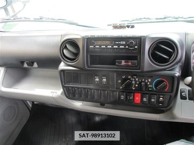 Hino DUTRO 2016-09 375716-10