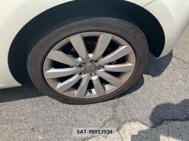 Audi A1 2011-09 389398-6