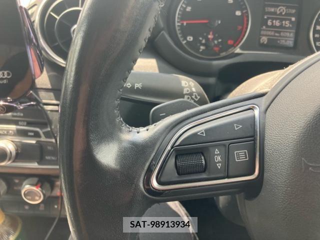 Audi A1 2011-09 389398-15