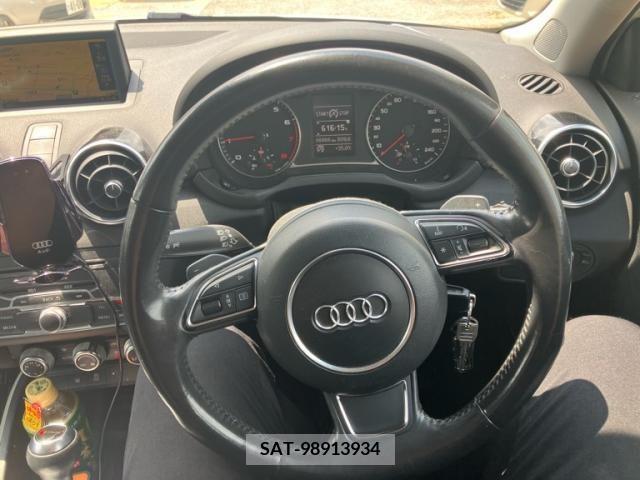 Audi A1 2011-09 389398-13