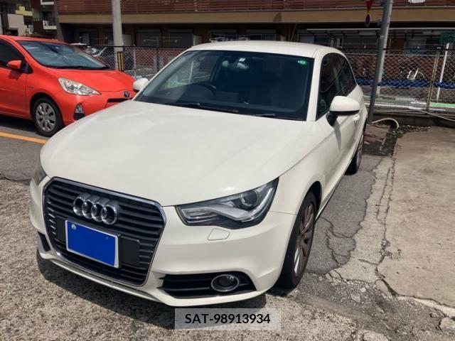 Audi A1 2011-09 389398-0