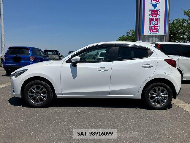 Mazda DEMIO 2017-12 376527-4