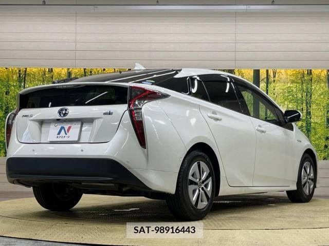 Toyota PRIUS 2016-05 322362-17