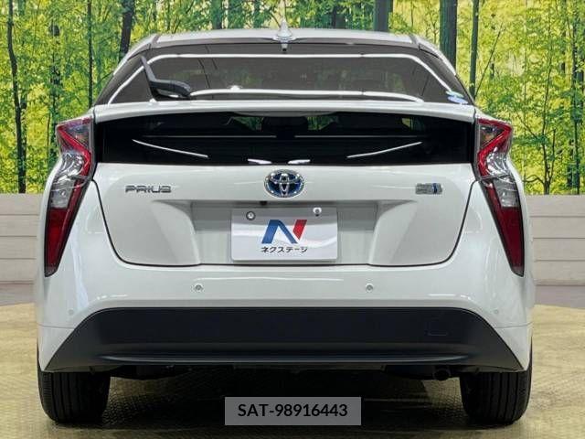 Toyota PRIUS 2016-05 322362-15
