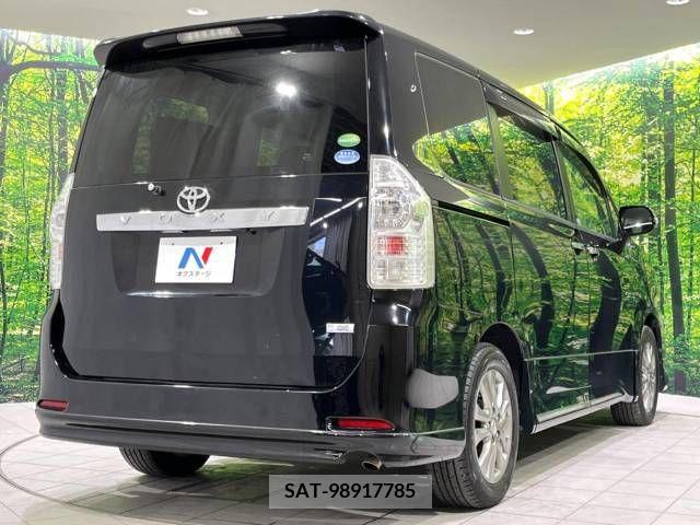 Toyota VOXY 2013-01 213561-17