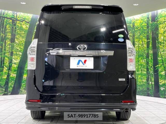 Toyota VOXY 2013-01 213561-15