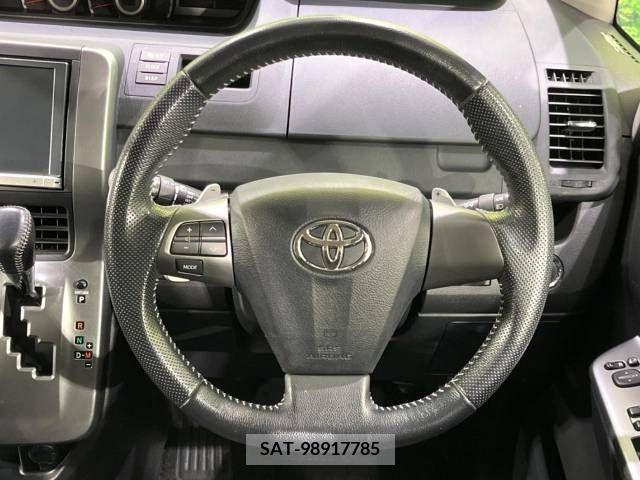 Toyota VOXY 2013-01 213561-11