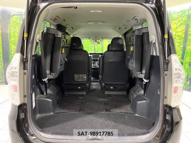 Toyota VOXY 2013-01 213561-10