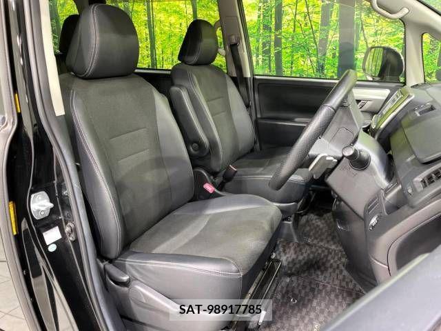 Toyota VOXY 2013-01 213561-7