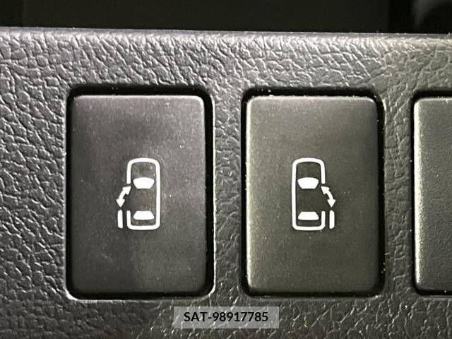 Toyota VOXY 2013-01 213561-5