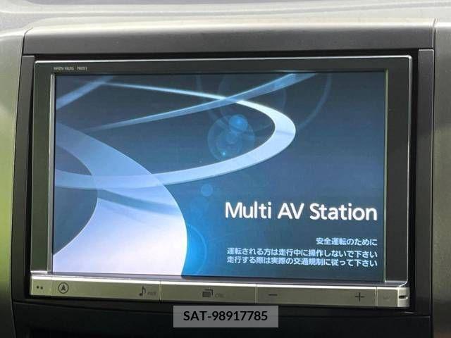 Toyota VOXY 2013-01 213561-2