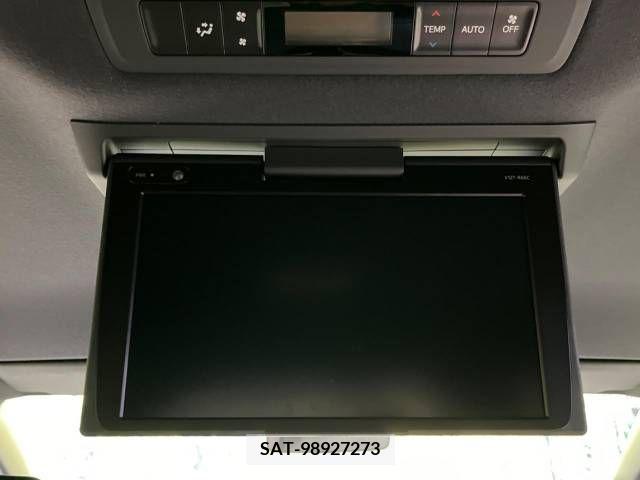 Toyota NOAH 2017-08 383294-3