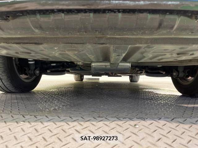 Toyota NOAH 2017-08 383294-19