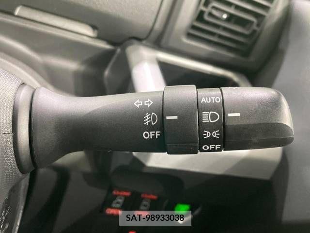 Daihatsu WAKE 2015-08 310537-6