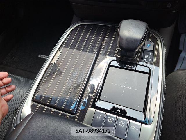Lexus LS 2018-03 391879-9