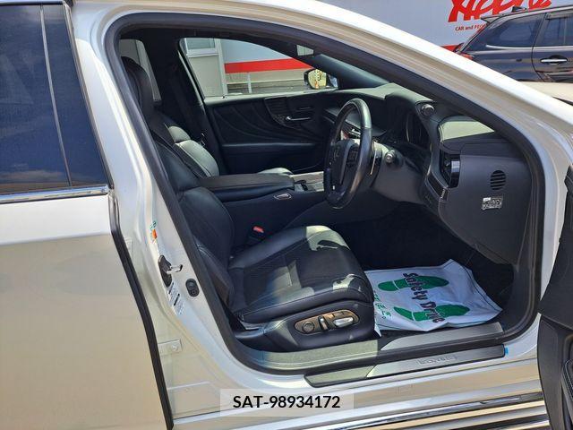 Lexus LS 2018-03 391879-5