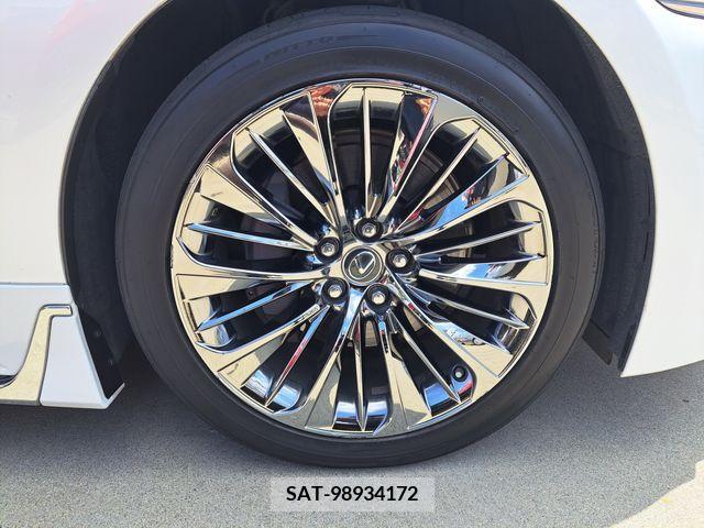 Lexus LS 2018-03 391879-18