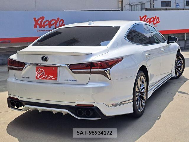 Lexus LS 2018-03 391879-0