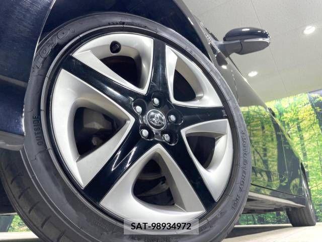 Toyota PRIUS 2019-11 322437-13