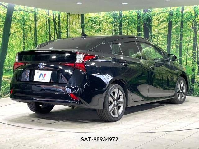 Toyota PRIUS 2019-11 322437-17