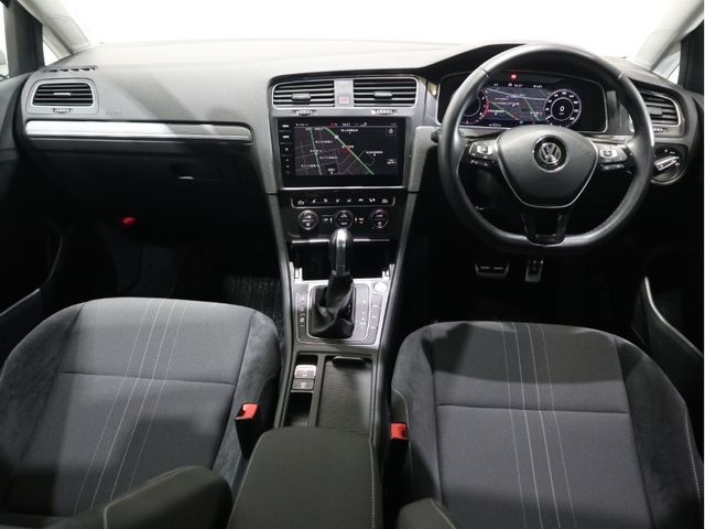 VolksWagen GOLF ALLTRACK 2017-10 26821-9