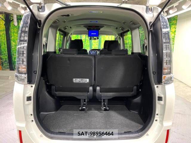 Toyota VOXY HYBRID 2015-03 216799-11