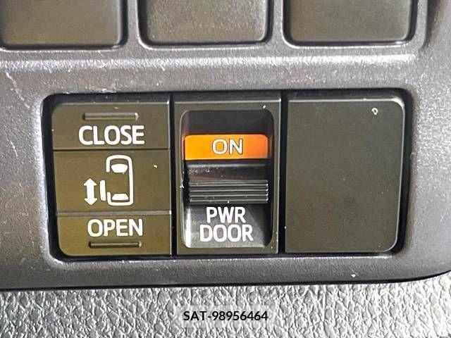Toyota VOXY HYBRID 2015-03 216799-5