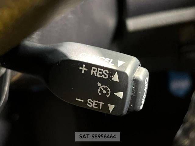 Toyota VOXY HYBRID 2015-03 216799-6