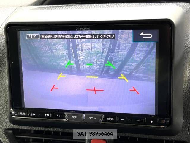 Toyota VOXY HYBRID 2015-03 216799-3