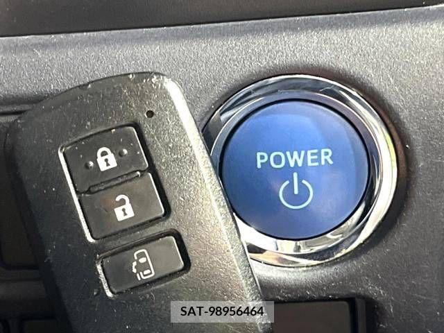 Toyota VOXY HYBRID 2015-03 216799-7