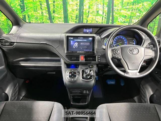 Toyota VOXY HYBRID 2015-03 216799-1