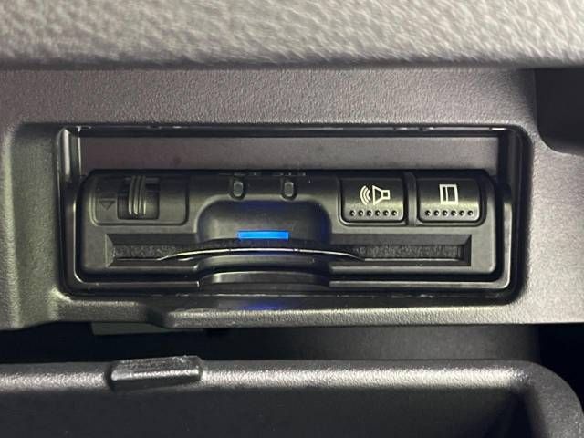 Nissan SERENA 2018-04 10664-7