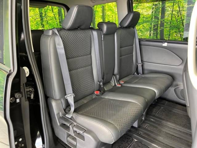 Nissan SERENA 2018-04 10664-10
