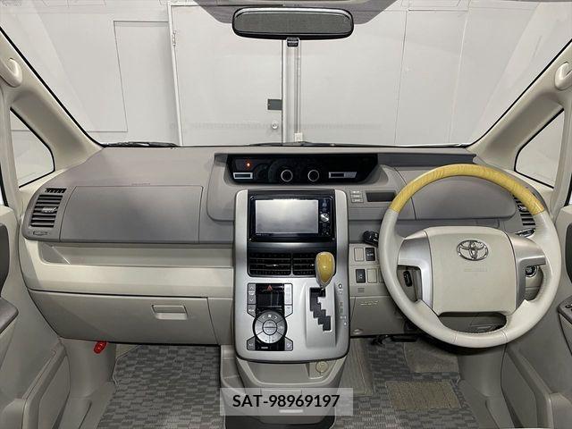 Toyota NOAH 2008-05 350065-19