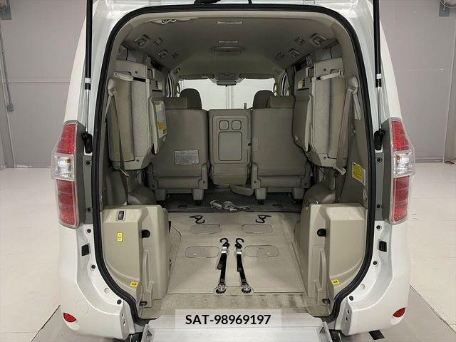 Toyota NOAH 2008-05 350065-13