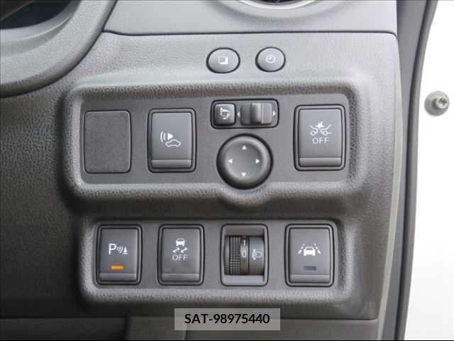Nissan NOTE 2019-03 281006-4