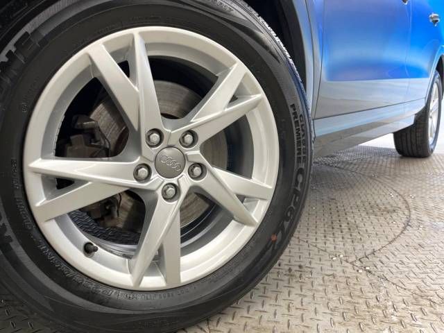 Audi Q3 2016-01 194922-12