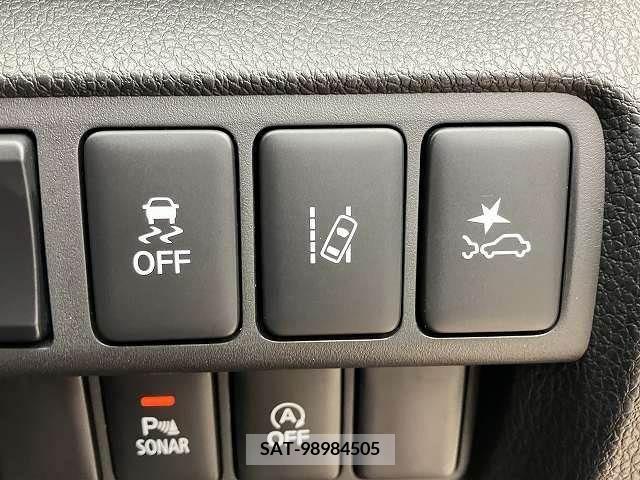 Mitsubishi ECLIPSE CROSS 2019-07 303878-7