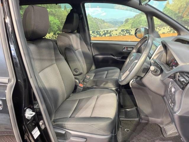 Toyota VOXY 2018-11 194544-9