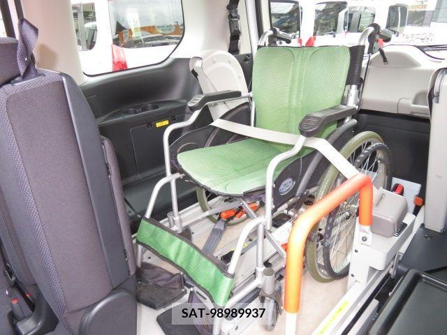 Nissan SERENA 2018-06 324921-9