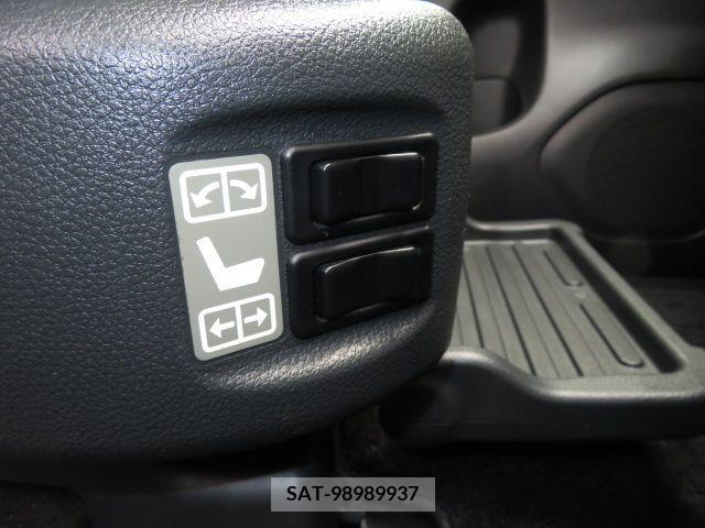 Nissan SERENA 2018-06 324921-14