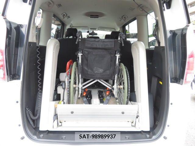 Nissan SERENA 2018-06 324921-6