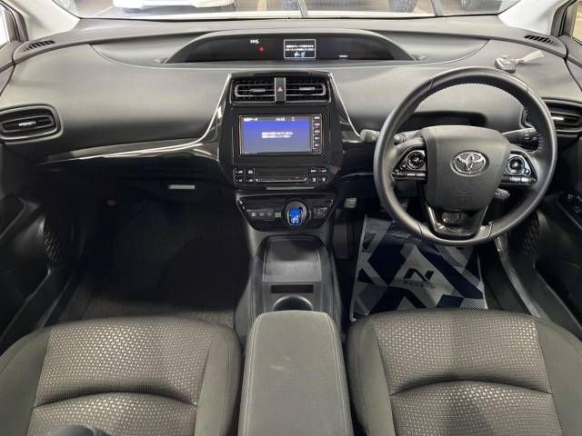 Toyota PRIUS 2019-08 20846-1