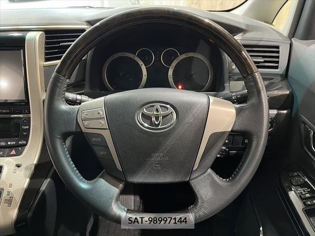 Toyota VELLFIRE 2013-12 379879-26