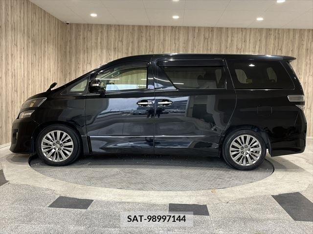 Toyota VELLFIRE 2013-12 379879-7