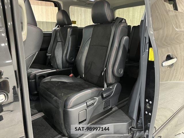 Toyota VELLFIRE 2013-12 379879-23
