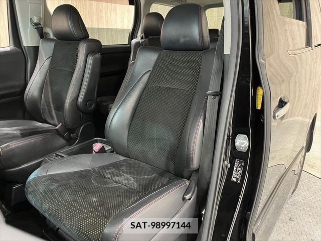 Toyota VELLFIRE 2013-12 379879-22